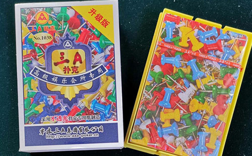 阿里扑克批发采购指南与产品质量识别要点解析